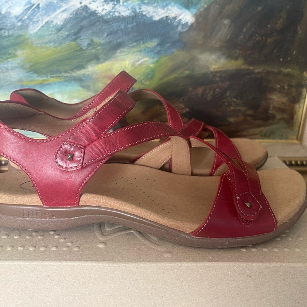Taos Footwear Women's Berry Red Strappy Comfort Sandals - Picture 2 of 4